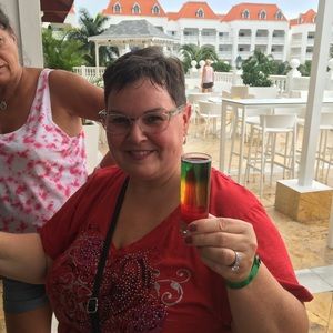 Meet your Posher, Sandra